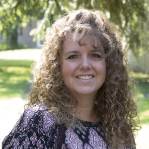 Lisa Dobis : Finance Manager